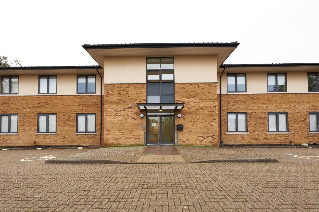 Luxustay Clyde House Milton Keynes Exterior photo
